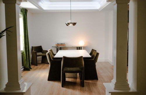 Dieppe House | Luxury Spa Escape - Hot Tub Sauna Projector