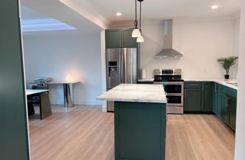 Dieppe House | Luxury Spa Escape - Hot Tub Sauna Projector