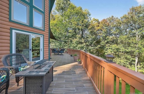 Swan Lake House | Luxury Spa Lakehouse Sauna Steam Room Gym