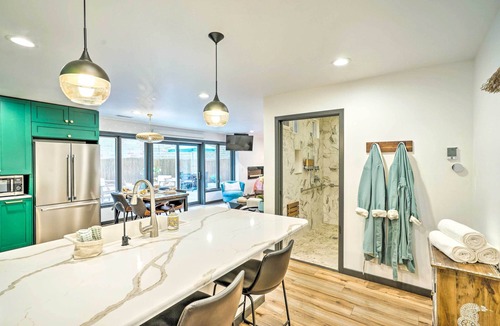 Hastings Apartment | Luxury Spa Retreat: Private Courtyard & More!