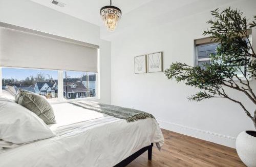 East Hill House | Luxury Spa Retreat Sauna, Hot Tub & Fire Pit