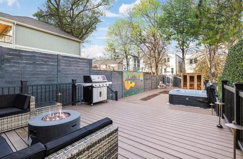 East Hill House | Luxury Spa Retreat Sauna, Hot Tub & Fire Pit