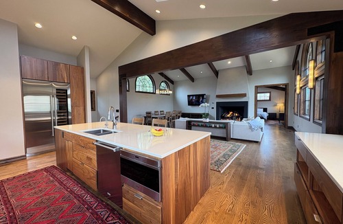 Broadmoor House | Luxury, spacious carriage house walking distance to the Broadmoor Hotel.