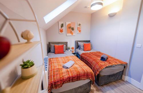 Canton Apartment | LUXURY SPACIOUS 2-BED & High Ceiling