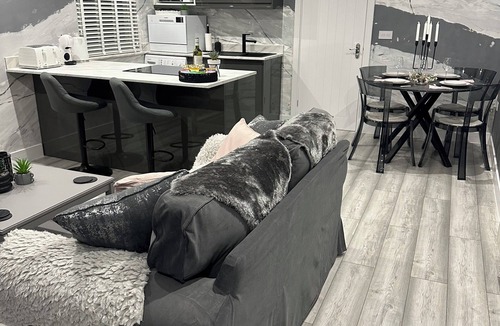 Belper Apartment | Luxury spacious 2 double bedroom apartment