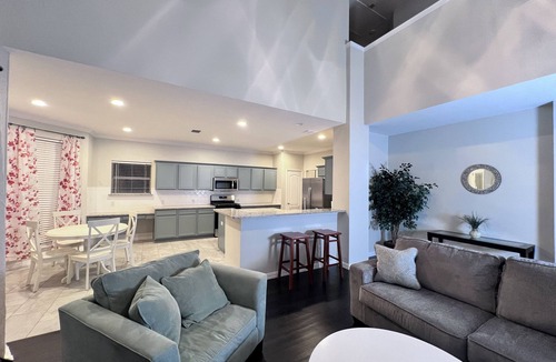 McKinney House | Luxury Spacious 4-BR Retreat with Pool Table, BBQ, and sleep 18