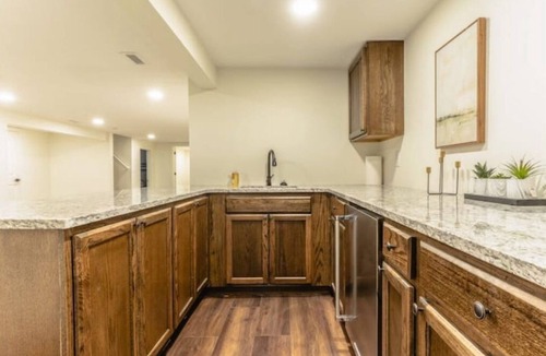 Prairie Village House | Luxury spacious 5BR home w/2 King Beds