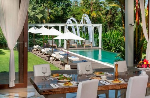 Padonan Villa | Luxury Spacious Family 5BR Villa Big Pool & Garden
