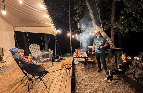 Delta RV Rental | Luxury Spacious Glamping, Wooded View, Grill, Pool, Pet Friendly, Swim