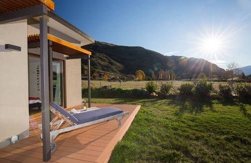 Wanaka House | Luxury spacious house with large secluded grounds