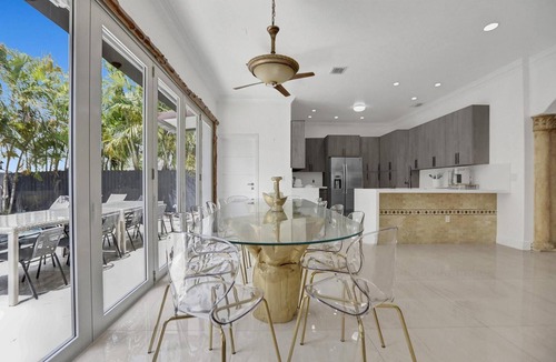 Miami Lakes House | Luxury Spacious Mansion 6bdrs