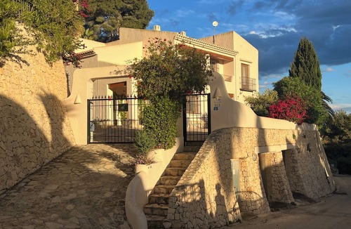 San Jaime Villa | Luxury spacious Villa close to golf course, beach, shops & restaurants