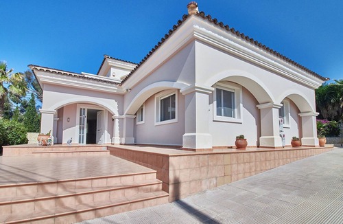 Busot Villa | Luxury spanish villa with a great pool - 10 min from the beach!