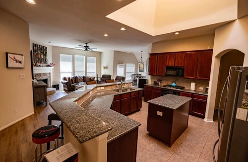 Klein House | Luxury Spring Home: Community Pool and Family Fun