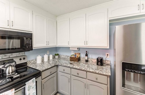 Huntsville House | Luxury Stay in Madison 3BD/Pet friendly