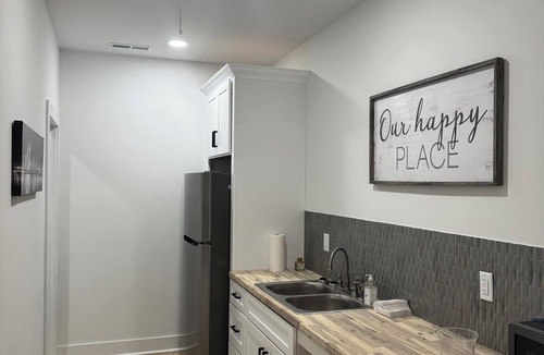 Belfast House | LUXURY STAY n,Couples,Friends Stay on 15 acresnAwesome setting and decor