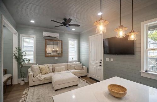 Garden Oaks Apartment | Luxury Stay - Near Heights, Galleria & Downtown