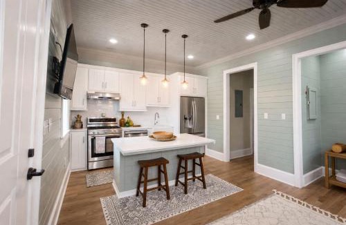 Garden Oaks Apartment | Luxury Stay - Near Heights, Galleria & Downtown
