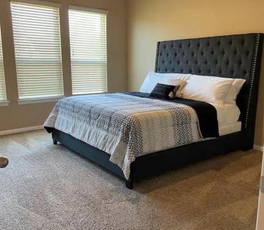 Humble Hotel | Luxury Stay - near Houston Airport