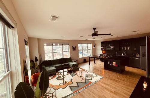 Deep Ellum Apartment | Luxury Stay of Best View in Dallas