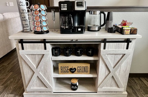 Rapid Valley House | Luxury Stay w/Coffee Bar & Movie Room, 2 King Suites, Firepit — Black Hills View