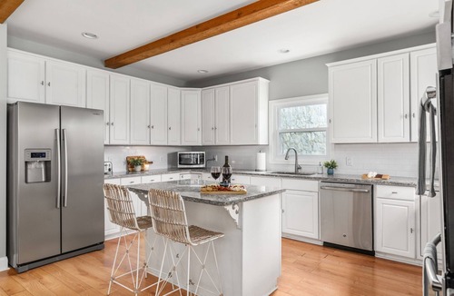 Luray House | Luxury Stone House – Pool Open, Hot Tub & Views