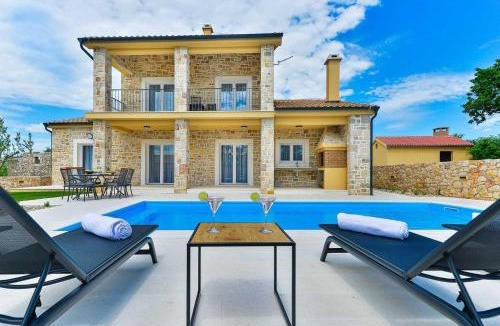 Vinjerac Villa | Luxury Stone Villa BANOVI with heated pool