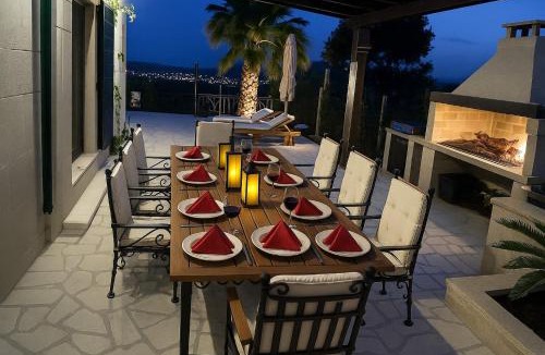 Jarebinjak Villa | Luxury Stone Villa Smokvica, Heated Pool, Sauna, Jacuzzi, Sea View