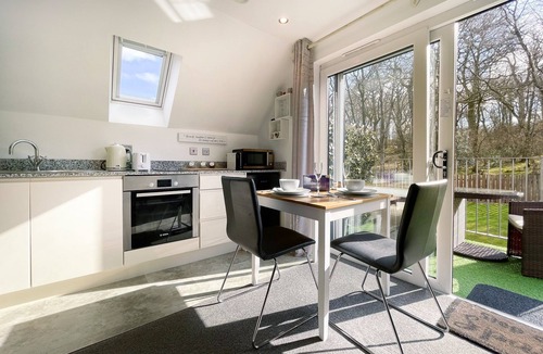 Drymen Apartment | Luxury Studio Apartment with spa bath