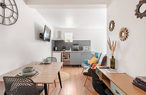 Cambrai Apartment | Luxury studio downtown near train station