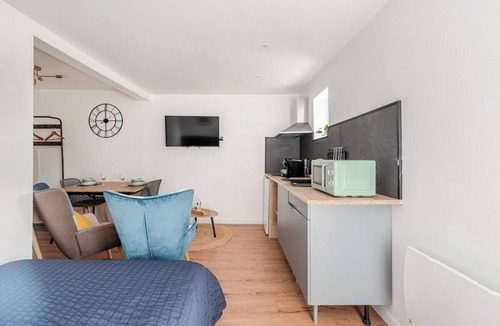 Cambrai Apartment | Luxury studio downtown near train station