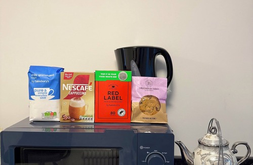 Heston Apartment | Luxury Studio - Near Heathrow - Parking Available