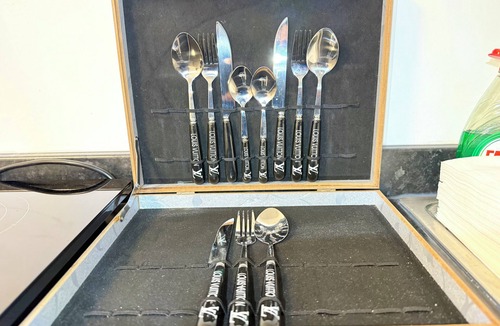 Heston Apartment | Luxury Studio - Near Heathrow - Parking Available