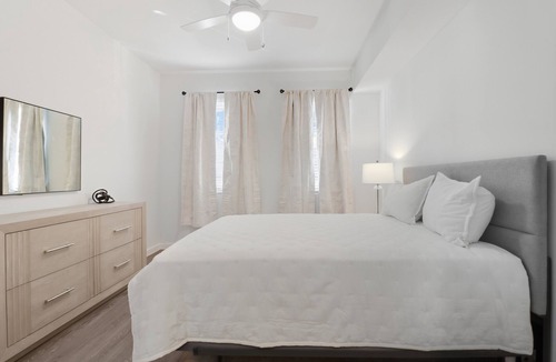 Diplomat Apartment | Luxury Studio apt in Cape Coral/Ft Myers FL!
