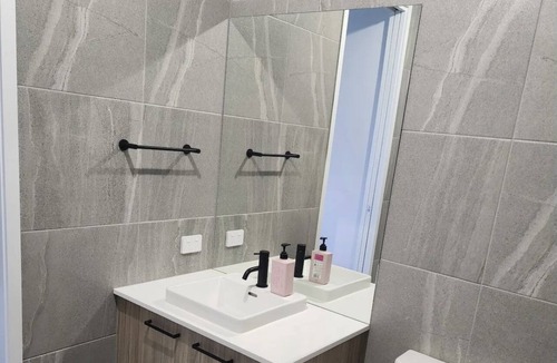 Chilcotts Grass Apartment | Luxury studio with shared laundry