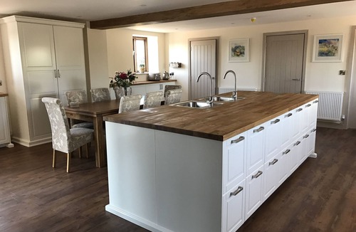 Wimbolds Trafford House | Luxury Stunning 5 Bed Barn Conversion Near Chester