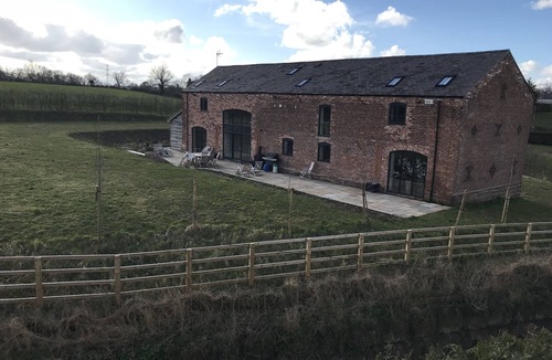 Wimbolds Trafford House | Luxury Stunning 5 Bed Barn Conversion Near Chester