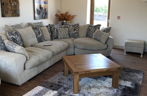 Wimbolds Trafford House | Luxury Stunning 5 Bed Barn Conversion Near Chester