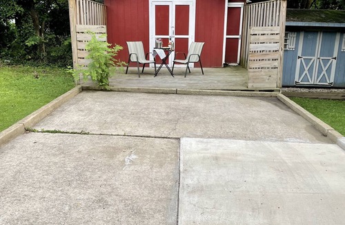 Manoa Apartment | Luxury Suite. Conveniently Located. Free Parking.