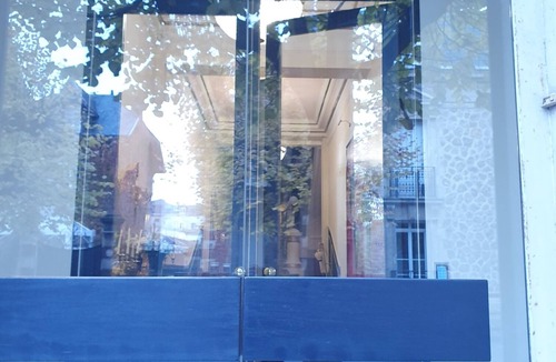 Epernay Apartment | Luxury suite in Épernay.