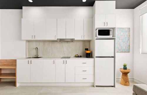 Annandale Apartment | Luxury Suite + Single Sofa Bed