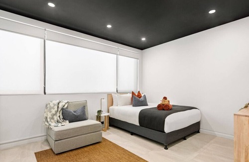 Annandale Apartment | Luxury Suite + Single Sofa Bed