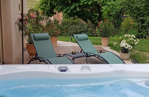 Bligny sur Ouche Apartment | Luxury suite with private Spa and Sauna