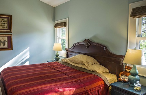 Jackson Park House | Luxury Suite with Blissful Comforts