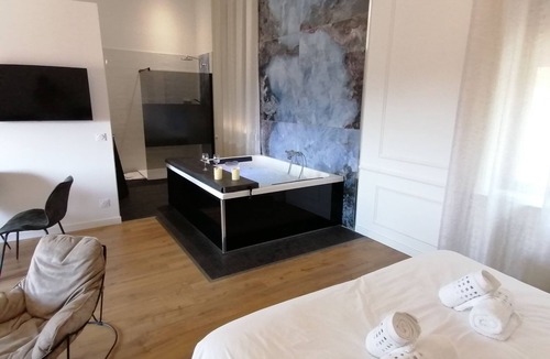 Vendres Bed & Breakfast | Luxury Suite with Spa - La Nébuleuse