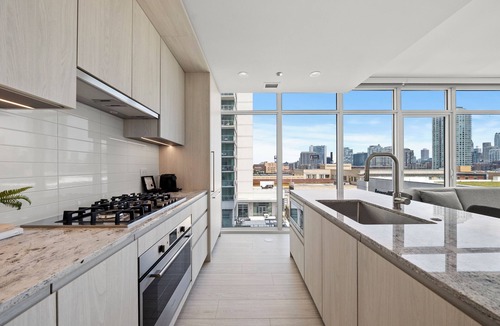 West Loop Hotel | Luxury Suites in Chicago's West Loop – Modern Comfort Meets Vibrant City Life