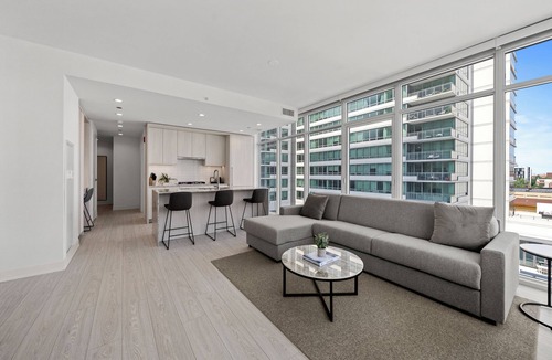 West Loop Hotel | Luxury Suites in Chicago's West Loop – Modern Comfort Meets Vibrant City Life
