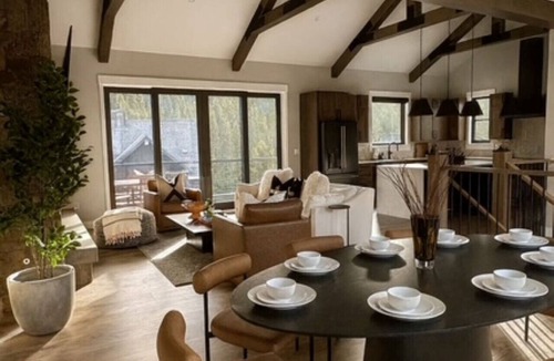 Keystone Villa | Luxury Summer Escape | Hot Tub Access Sleeps 9