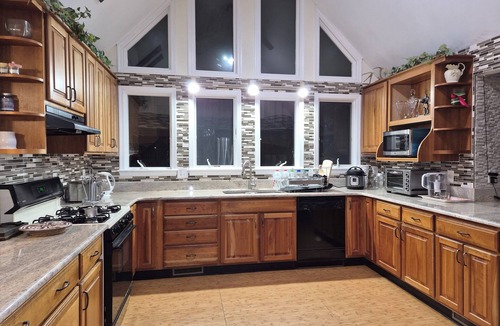 Annandale House | Luxury Sunlight home in Annandale