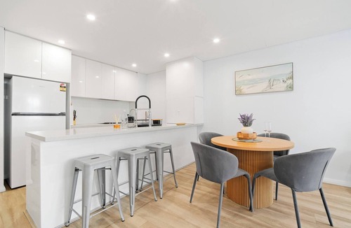 Lilyfield Apartment | Luxury Sydney Apartment with Harbour Bridge View